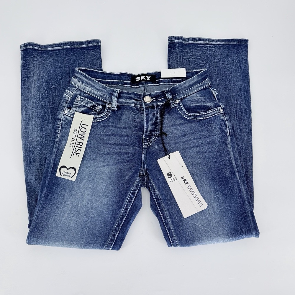 SKY Premium Collection Low Rise Bootcut Jeans Heart Wings Rhinestone 9/10 NWT - Picture 3 of 6
